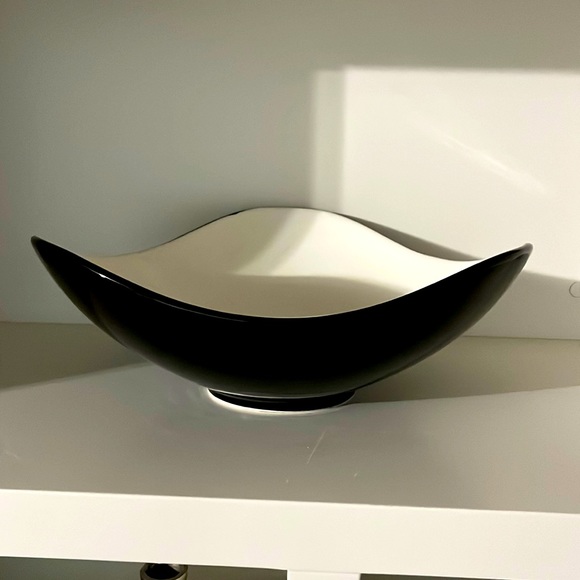 BOGO FREE ALL ITEMS! Black white decorative bowl 12.5 inches diameter - Picture 1 of 6